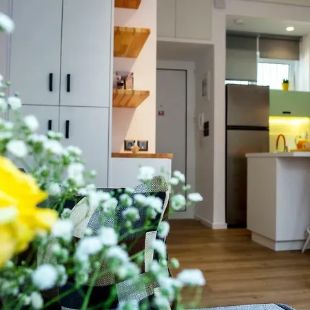 Stylish Modern Studio, Centre *
